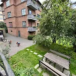 Апартаменты Stylish 1br In