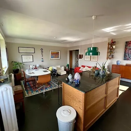 Апартаменты Stylish 1br In